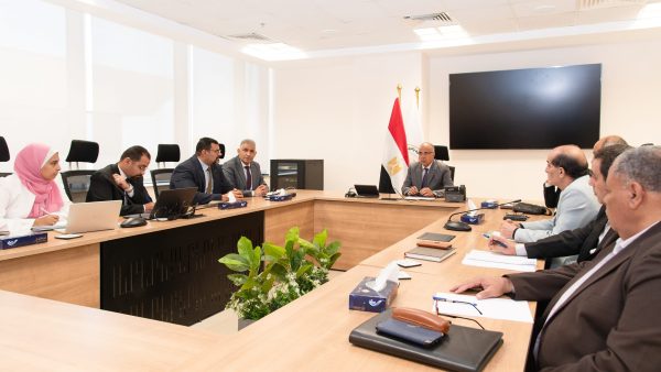 وزير الري : التوسع في استخدام الطاقة الشمسية في رفع المياه الجوفية - 3 - سيناء الإخبارية