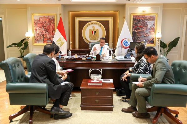 وزير الصحة يعقد اجتماعاً لمتابعة آخر مستجدات المشروع القومي لتنمية الأسرة المصرية - 3 - سيناء الإخبارية