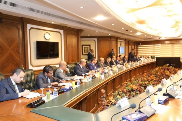 وزير الطيران المدني يعقد اجتماعًا تنسيقيًا مع كافة الاجهزة المعنية بالمطار - 5 - سيناء الإخبارية
