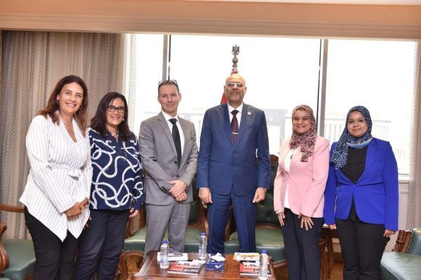وزير العمل يستقبل وفدًا من برنامج الأغذية العالمي " WFP " - 1 - سيناء الإخبارية