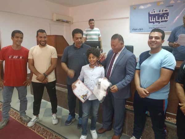 وكيل الوزارة يكرم الحاصلين علي مراكز متقدمة ببطولة الجمهورية لقطاع القنال و سيناء - 3 - سيناء الإخبارية