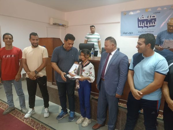 وكيل الوزارة يكرم الحاصلين علي مراكز متقدمة ببطولة الجمهورية لقطاع القنال و سيناء - 5 - سيناء الإخبارية