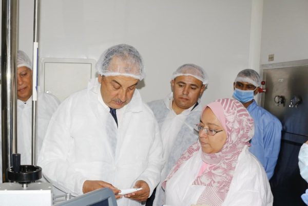 تنمية صناعة الدواء في الشركات التابعة لقطاع الأعمال العام وتطبيق معايير التصنيع الجيد لتطوير القطاع - 1 - سيناء الإخبارية