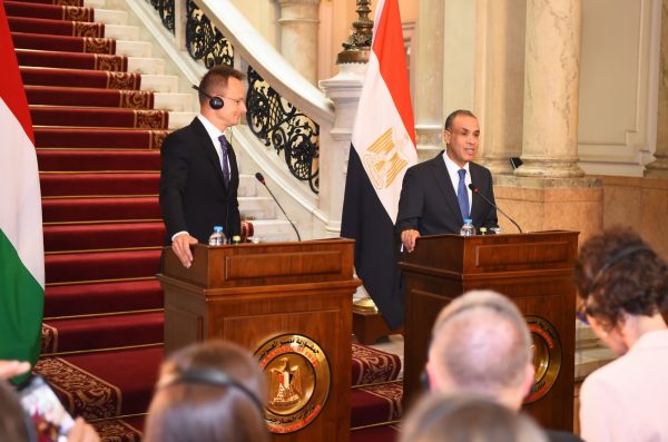 وزير الخارجية لنظيره المجري: لابد من اتفاق قانوني ملزم حول سد النهضة الإثيوبي - 9 - سيناء الإخبارية
