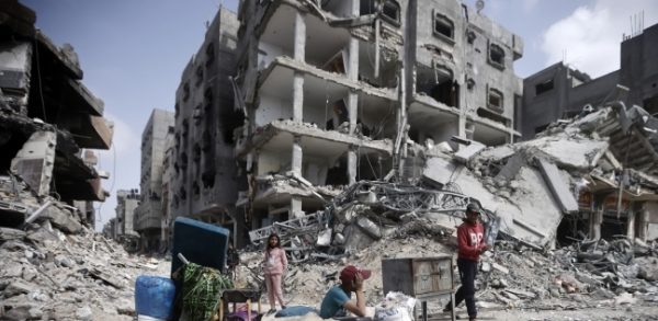 5 شهداء وعدد من المصابين جراء قصف الاحتلال عدة منازل بغرب غزة - 1 - سيناء الإخبارية