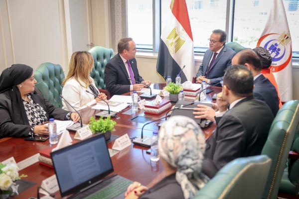 وزير الصحة والسكان يستقبل الممثل المقيم الجديد لمنظمة الأمم المتحدة للسكان (UNFPA) لمناقشة سبل التعاون المشترك - 5 - سيناء الإخبارية