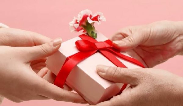 أفكار هدايا بسيطة تصنعها بيدك لشريك حياتك لعكس مشاعر الحب للطرف الأخر - 2 - سيناء الإخبارية أفكار هدايا بسيطة تصنعها بيدك لشريك حياتك لعكس مشاعر الحب للطرف الأخر - 1 - سيناء الإخبارية