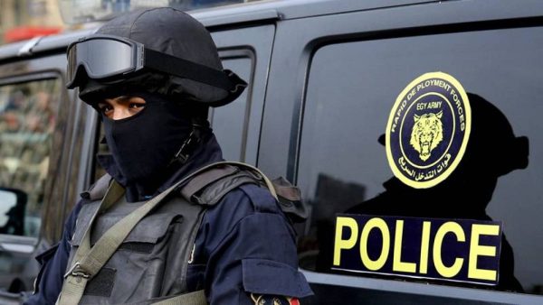 الأجهزة الأمنية تضبط طالب يقتل والده وسط الشارع في منطقة المقطم - 3 - سيناء الإخبارية