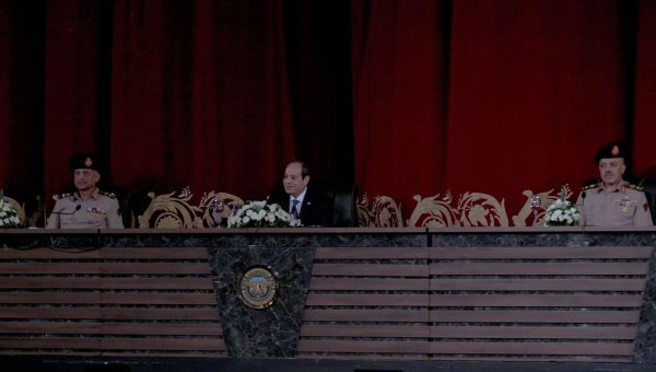 الرئيس السيسي لطلاب الأكاديمية العسكرية: مصر ترفض إثارة الصراعات وتعمل على دعم الاستقرار - 3 - سيناء الإخبارية