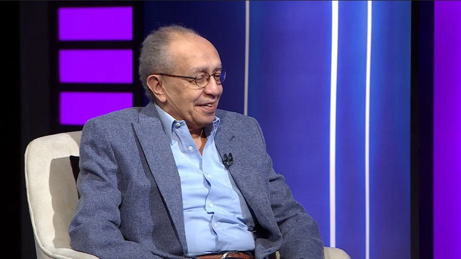 المخرج المسرحى عصام السيد يؤكد أن عالم الإخراج أوسع وأشمل من عالم التمثيل - 5 - سيناء الإخبارية