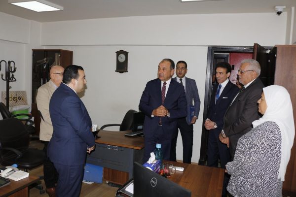 المهندس محمد شيمي يتفقد مختلف القطاعات والإدارات لمتابعة مشروعات الإسكندرية - 1 - سيناء الإخبارية