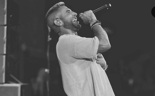 النجم أحمد سعد يظهر بلوك جديد يجذب الأنظار في أقوى حفلاته بالعراق - 1 - سيناء الإخبارية