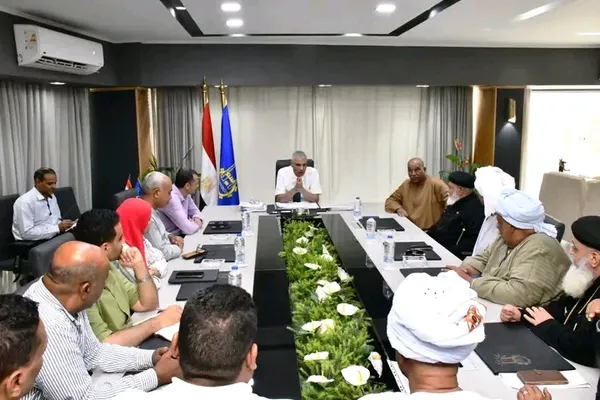 بعد التأكد من نتائج التحاليل لمياه أبو الريش ودراو بأسوان ومطابقتها للمواصفات..الأهالى تتقدم بالشكر للمحافظ - 1 - سيناء الإخبارية