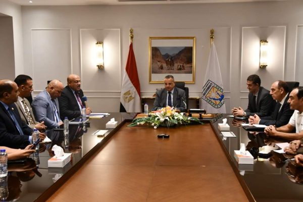 خالد مبارك يؤكد الانتهاء من صياغة الفرص الاستثمارية المتاحة لعرضها على المستثمرين محليًا ودوليًا - 3 - سيناء الإخبارية