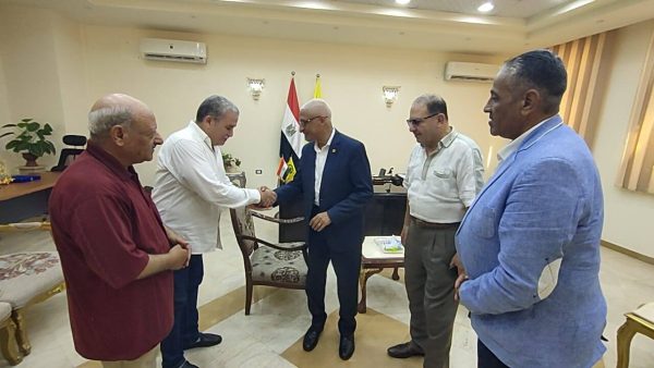 خالد مجاور يستقبل حمدي الخفيف رئيس الاتحاد العام للعاملين في المصالح الحكومية - 3 - سيناء الإخبارية