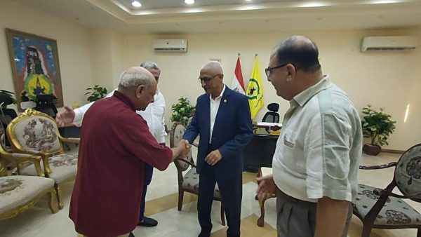خالد مجاور يستقبل حمدي الخفيف رئيس الاتحاد العام للعاملين في المصالح الحكومية - 5 - سيناء الإخبارية