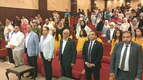 خالد مجاور: الدولة استثمرت 700 مليار جنيه لتنمية سيناء ومواجهة الإرهاب - 1 - سيناء الإخبارية