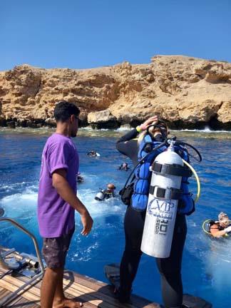 محمية رأس محمد.. غواصون يجمعون 400 كيلو مخلفات للحفاظ على البيئة البحرية - 1 - سيناء الإخبارية