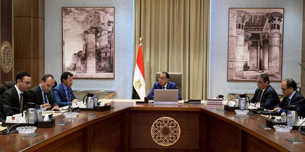رئيس الوزراء يجتمع مع وزير الشباب والرياضة لمتابعة مشروعات الإنشاءات الشبابية والرياضية والافتتاحات - 1 - سيناء الإخبارية