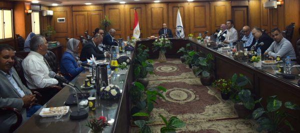 رئيس جامعة العريش يعتمد خطة الجامعة للمؤتمرات والندوات والأنشطة الطلابية خلال العام الجامعي الجديد - 9 - سيناء الإخبارية