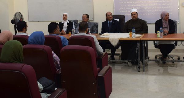 رئيس جامعة العريش يؤكد على توفير جميع سبل الدعم والرعاية لأبنائها الطلاب - 1 - سيناء الإخبارية