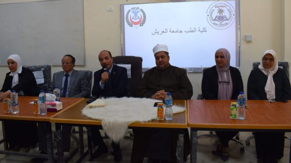 رئيس جامعة العريش يؤكد على توفير جميع سبل الدعم والرعاية لأبنائها الطلاب - 7 - سيناء الإخبارية