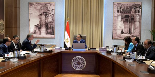 رئيس مجلس الوزراء يؤكد على انتظام سداد مستحقات الشركاء الأجانب - 3 - سيناء الإخبارية