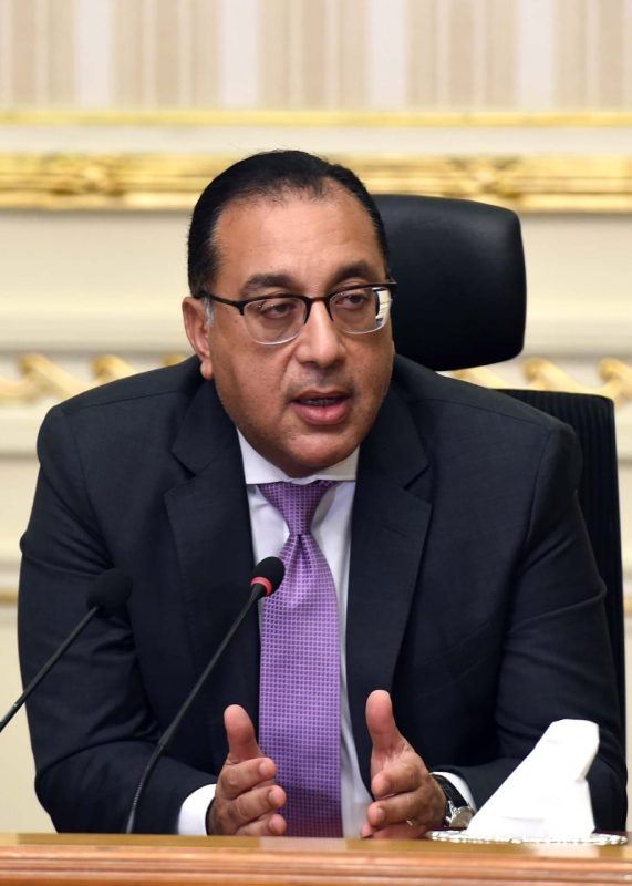 رئيس مجلس الوزراء يصل الرياض ويستقبله نائب أمير الرياض والسفير المصري - 3 - سيناء الإخبارية