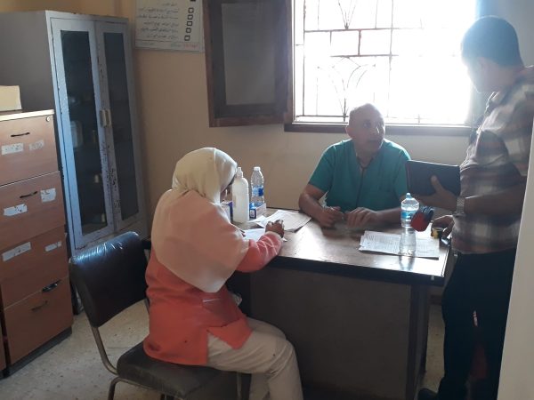 صحة شمال سيناء تتابع القافلة الطبية في قرية السكادرة وتقديم خدمات مجانية لـ267 مواطنًا - 1 - سيناء الإخبارية