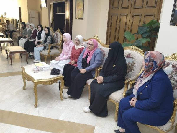 طلبة كلية الطب البيطري بجامعة العريش يكرمون من المحافظ ..بالصور - 1 - سيناء الإخبارية