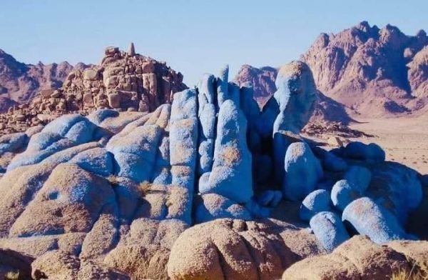في قلب سيناء..الصحراء الزرقاء تخفي واحدة من أجمل الأسرار الطبيعية في مصر - 7 - سيناء الإخبارية
