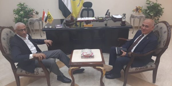 محافظ شمال سيناء يستقبل رئيس جهاز تعمير سيناء ومدن القناة ويستعرض المشروعات التنموية - 3 - سيناء الإخبارية