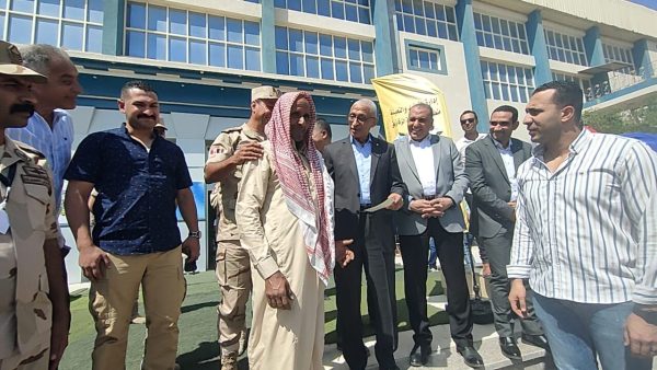 محافظ شمال سيناء يؤكد على إنهاء المواقف التجنيدية لأبناء شمال سيناء لمن تعدى 30 عاماً - 1 - سيناء الإخبارية