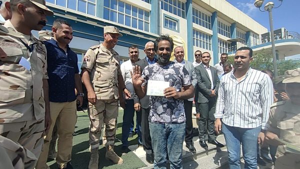 محافظ شمال سيناء يؤكد على إنهاء المواقف التجنيدية لأبناء شمال سيناء لمن تعدى 30 عاماً - 5 - سيناء الإخبارية
