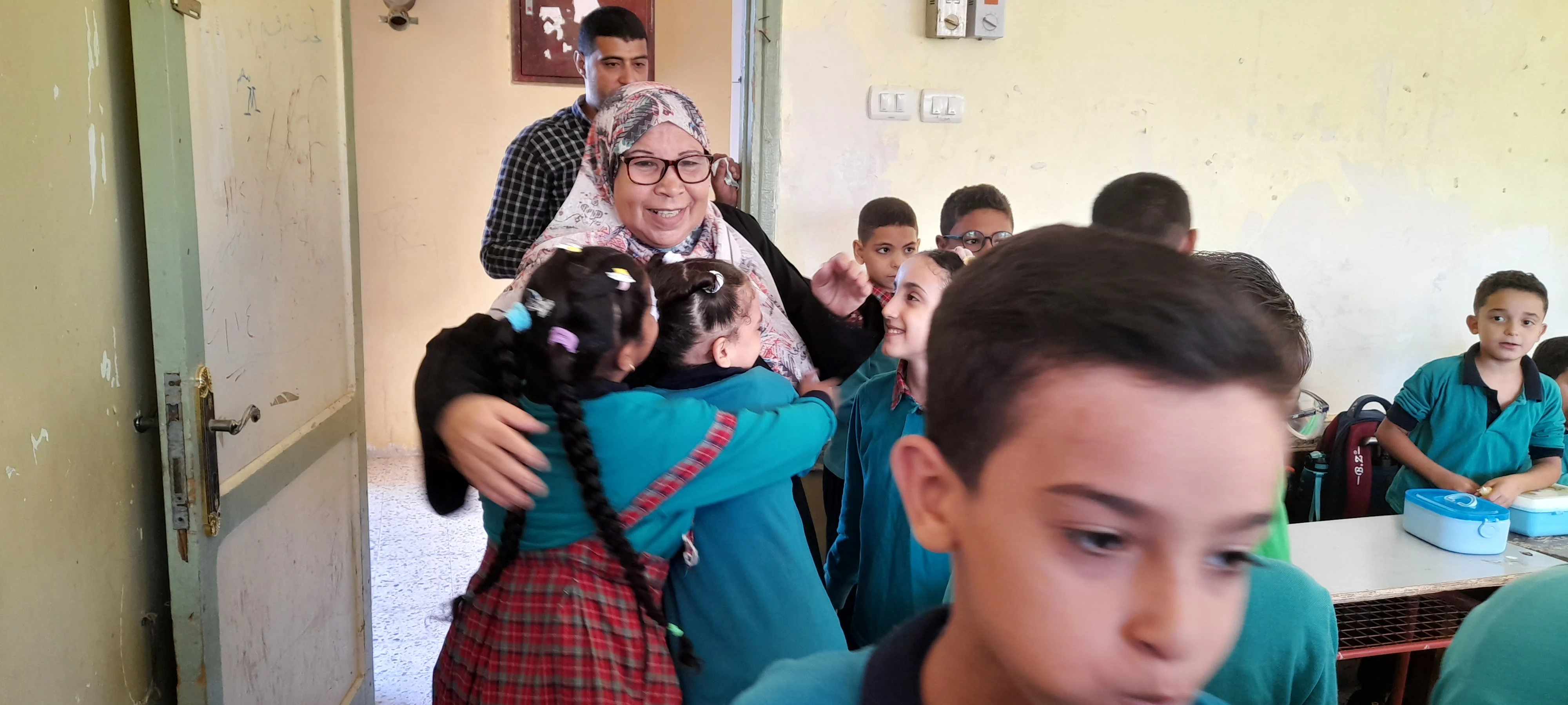 انتظام الدراسة في جنوب سيناء بمشاركة 28 ألف طالب وطالبة في 383 مدرسة - 1 - سيناء الإخبارية