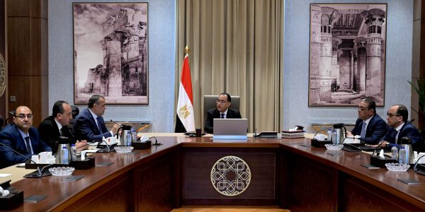 مدبولى يؤكد على اهتمام الدولة بقطاع الصناعة لتحقيق المزيد من أهداف التنمية المستدامة - 1 - سيناء الإخبارية