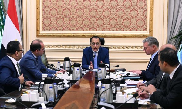 مدبولي : الاجتماعات واللقاءات المستمرة تستهدف متابعة إتاحة المخصصات المالية اللازمة لقطاع البترول - 3 - سيناء الإخبارية