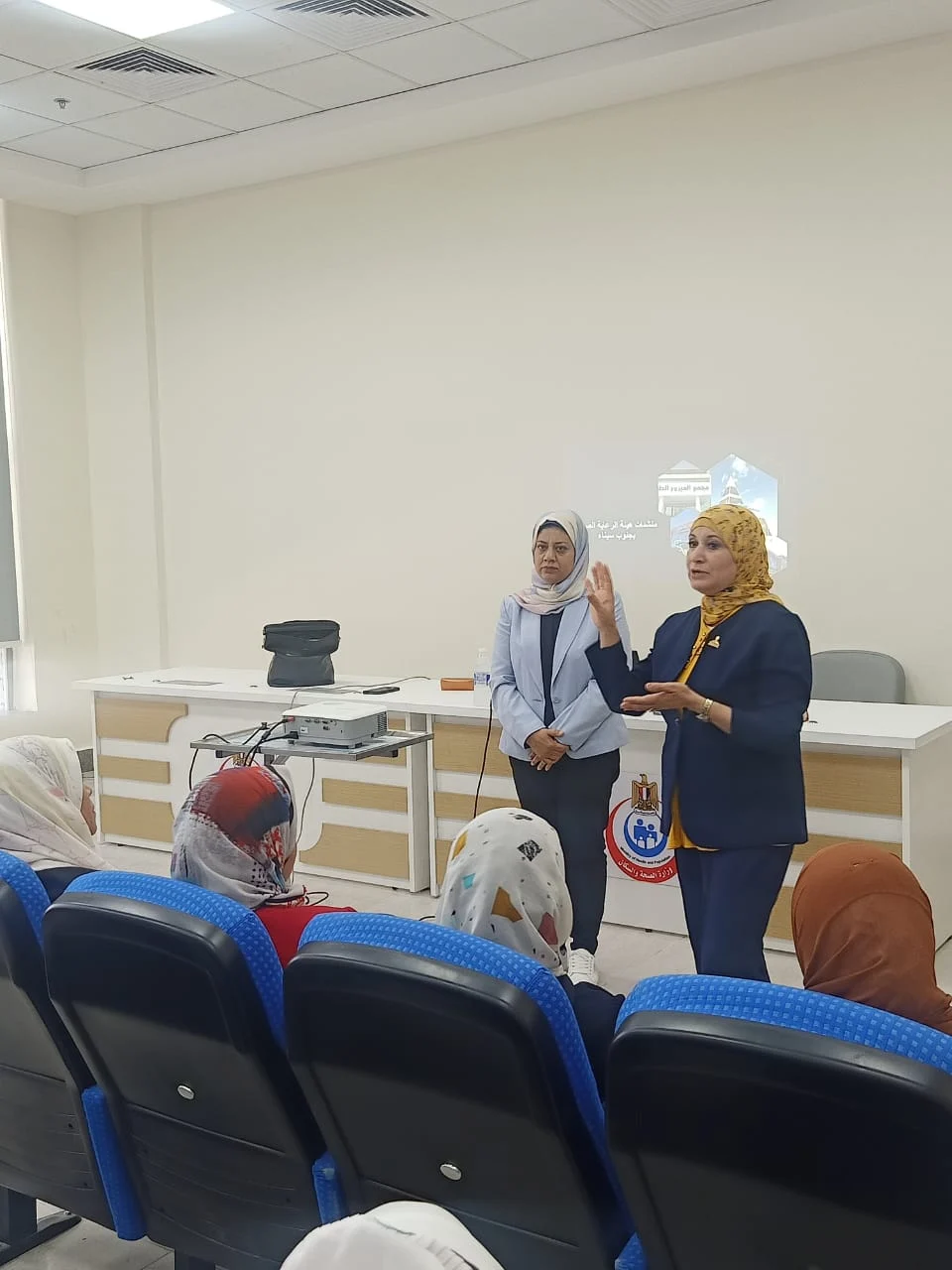 نقيب التمريض في زيارة تفقدية لمجمع الفيروز الطبي بجنوب سيناء لتعزيز كفاءة الأطقم التمريضية - 5 - سيناء الإخبارية