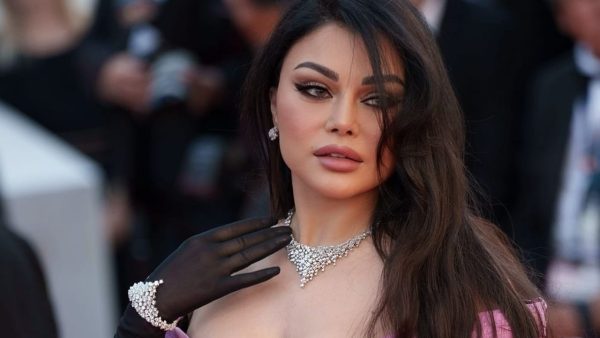 جدل واسع حول ظهور هيفاء وهبي في حفل كفر الشيخ والجمهور يطالب بإيقافها - 1 - سيناء الإخبارية