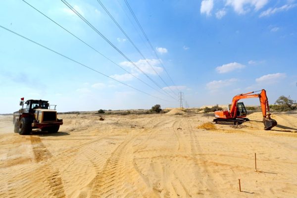 وزير الإسكان يشدد على وضع جداول زمنية محددة للإسراع بالانتهاء من تنفيذ أعمال المرافق والطرق بمدن غرب القاهرة - 5 - سيناء الإخبارية