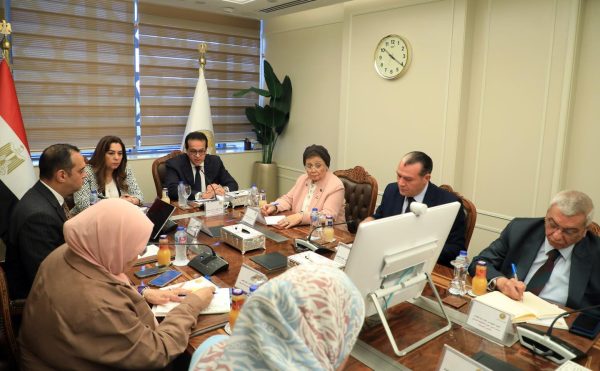 وزير الصحة يناقش مناقشة خطط العمل لتنفيذ المشروع القومي للتنمية البشرية - 3 - سيناء الإخبارية