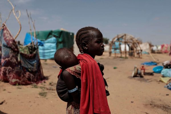 ولاية دارفور تلفظ أنفاسها الأخيرة.. 10 أطفال يموتون جوعاً يوميًا وسط حرب قادة السودان - 3 - سيناء الإخبارية