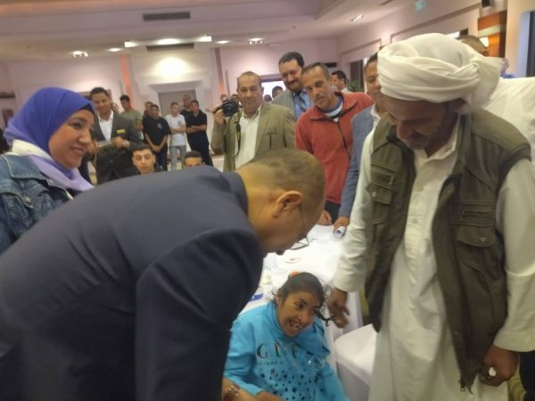 وزير العمل يزور جنوب سيناء ويسلم أبناء المحافظة 195 عقد عمل من بينهم 45 لذوي الهمم - 3 - سيناء الإخبارية