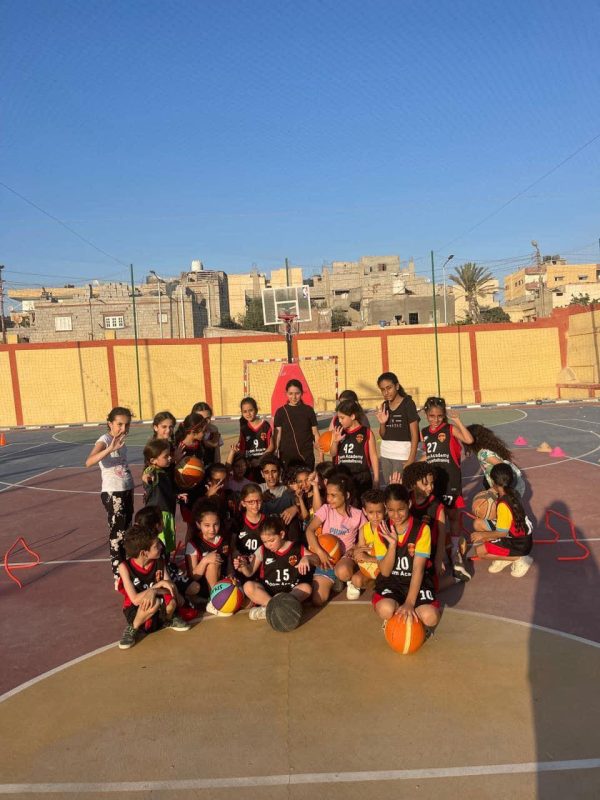 تدريب الأطفال على كرة السلة بمركز شباب العريش تحت إشراف مدربين متخصصين - 1 - سيناء الإخبارية