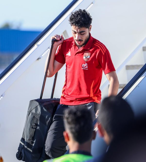 بعثة النادي الأهلي تعود للقاهرة حاملة كأس السوبر المصري للمرة الـ15 - 7 - سيناء الإخبارية