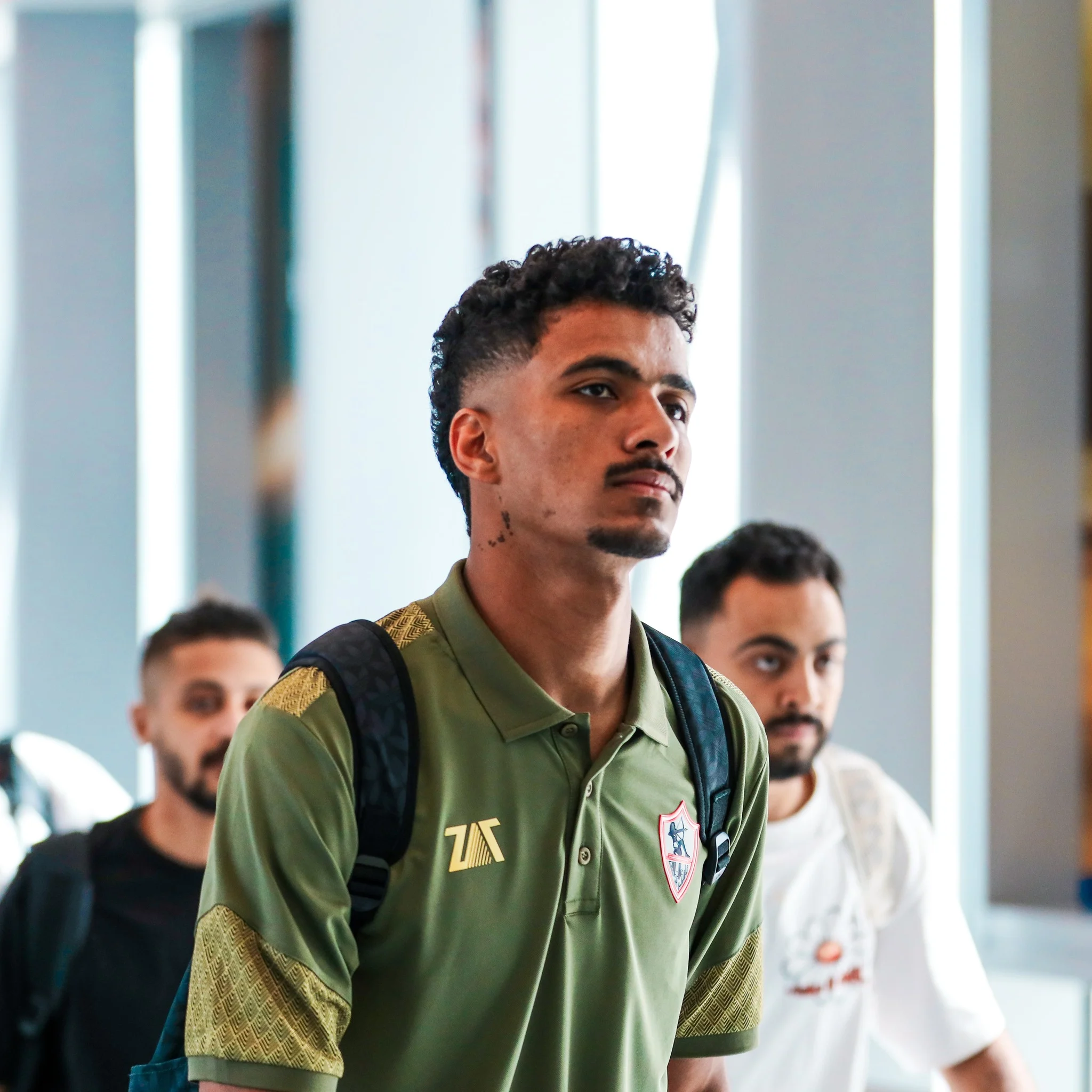 التقاط الصور التذكارية..أبرز كواليس وصول بعثة نادي الزمالك إلى أبو ظبي - 1 - سيناء الإخبارية