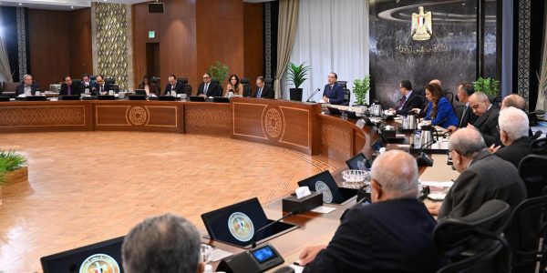 الحكومة المصرية إلى تحسين أداء الشركات والمصانع التابعة لقطاع الأعمال - 1 - سيناء الإخبارية