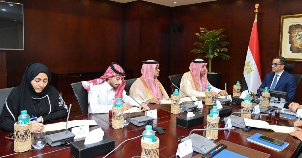الخطيب يشيد بجهود مسئولي السعودية في التوصل لاتفاقية حماية الاستثمار بين البلدين - 1 - سيناء الإخبارية