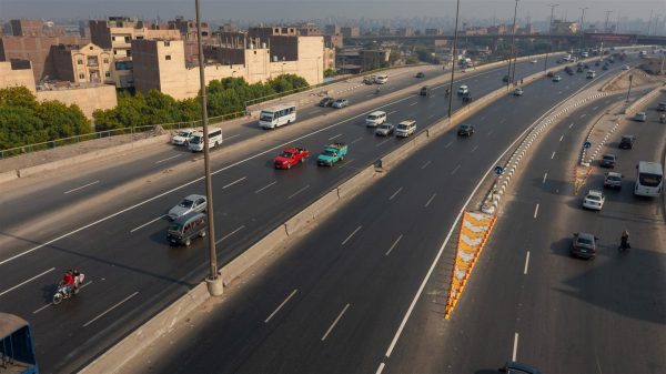 بدء أعمال توسعة الطريق الدائري بين تقاطع الإسكندرية الصحراوي والواحات.. تعرف عل الطرق البديلة - 1 - سيناء الإخبارية