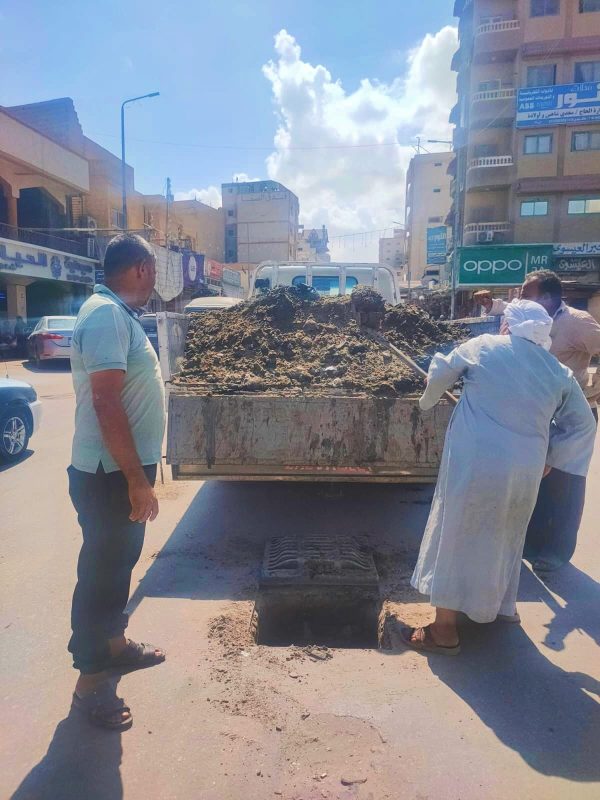 مدينة العريش تستعد لموسم الأمطار بحملة شاملة لتطهير شبكات الصرف - 5 - سيناء الإخبارية